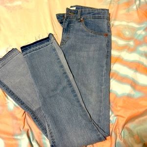 Levi’s girlfriend jeans
